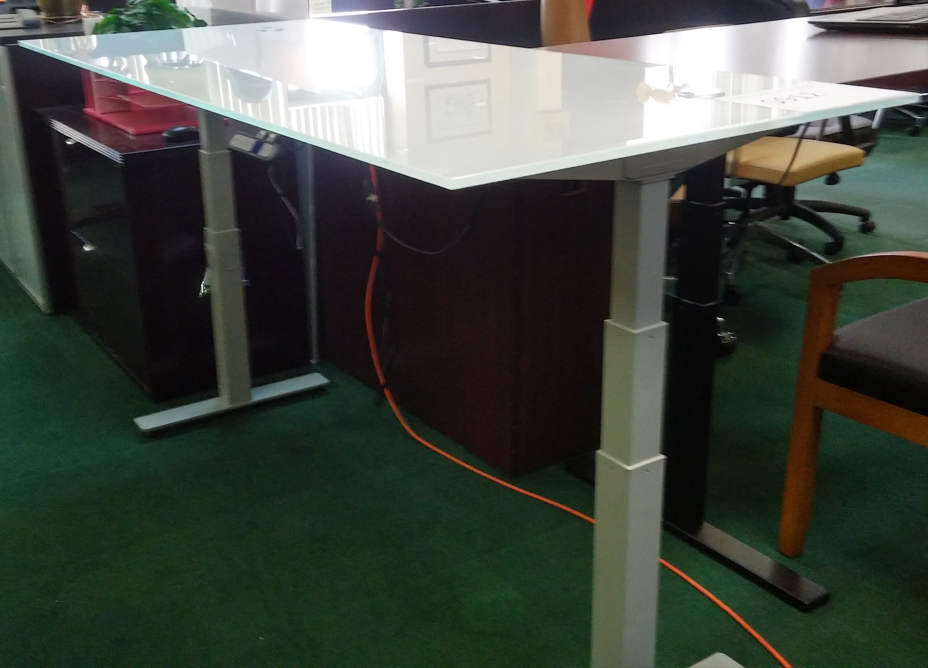 6 Adjustable Height Glass Desk Mad Man Mund