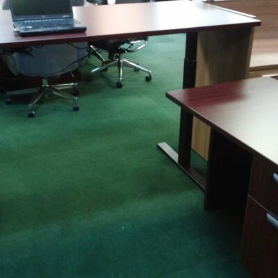 Adjustable height desk with return mahogany