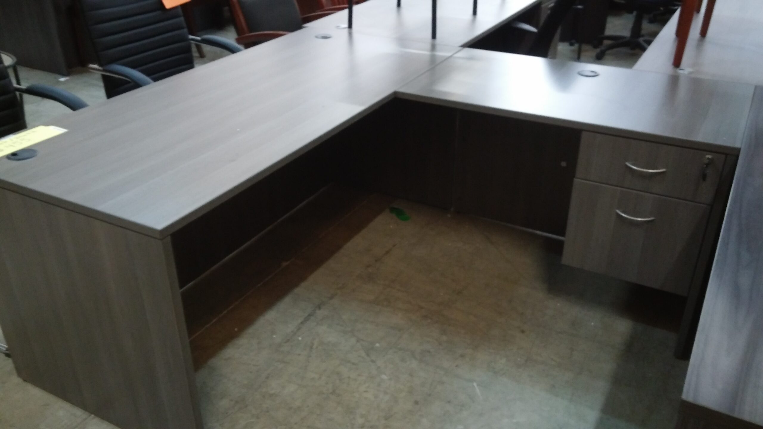 L-shape desk 5.5'x6' gray