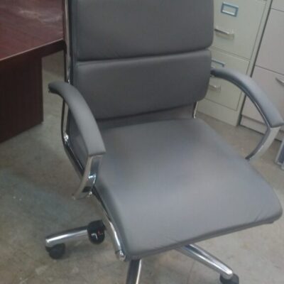 Used CD executive chair gray