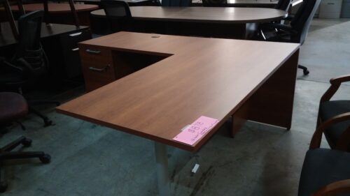 66 x 72 L- table desk