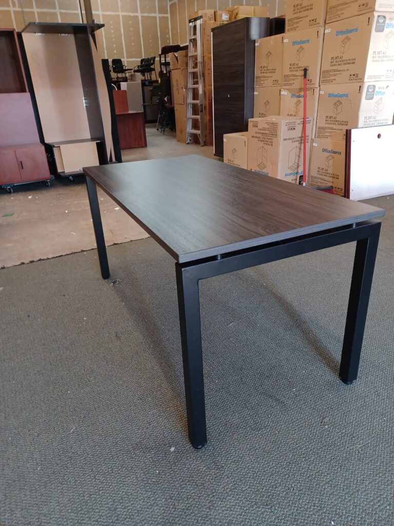 Small L-shape desk 5'x6' BF gray laminate - Mad Man Mund