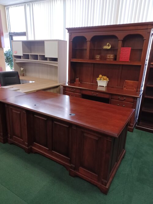 Used traditional desk & credenza & hutch