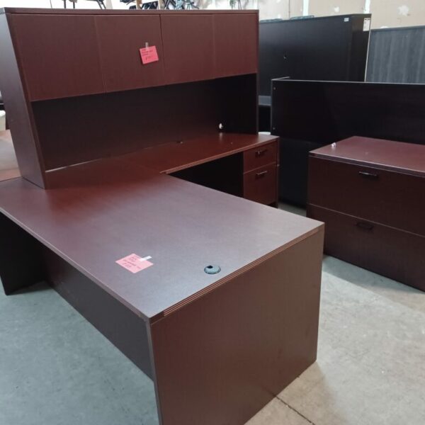 Used 6' x 7' L-desk & hutch mahogany